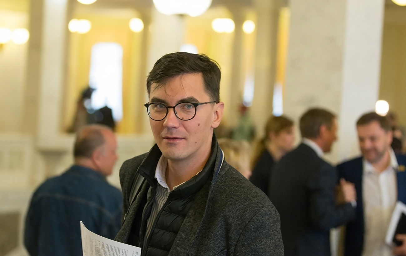 Рада трещит по швам. Почему "Слуга народа" не голосует за законы власти